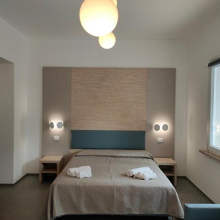 Iris Ar Holiday-Home Peschiera del Garda Bagian luar foto