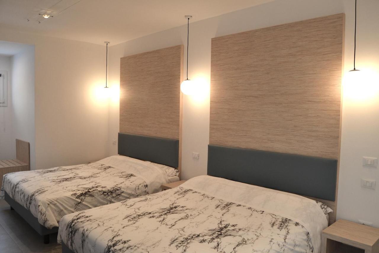 Iris Ar Holiday-Home Peschiera del Garda Bagian luar foto