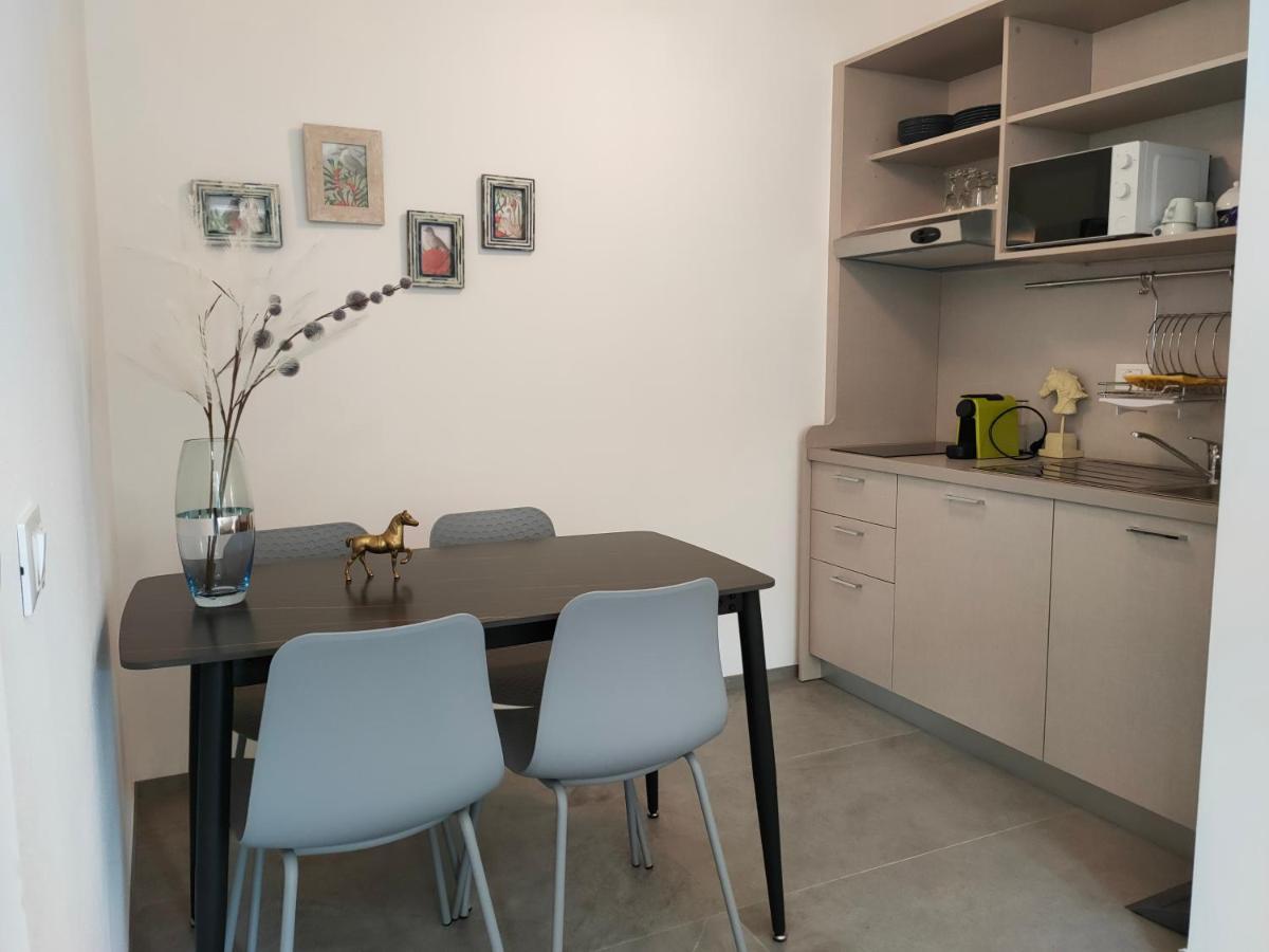Iris Ar Holiday-Home Peschiera del Garda Bagian luar foto
