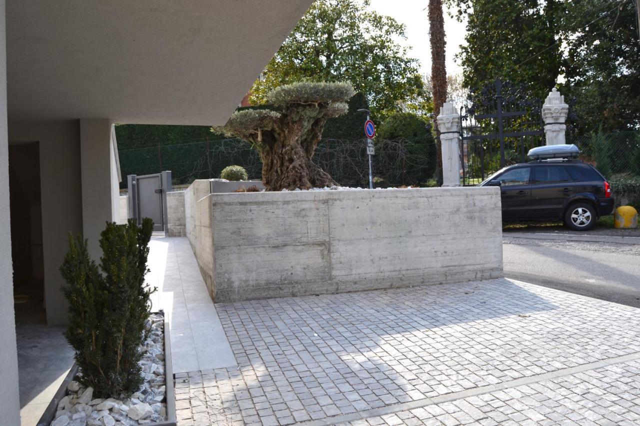 Iris Ar Holiday-Home Peschiera del Garda Bagian luar foto