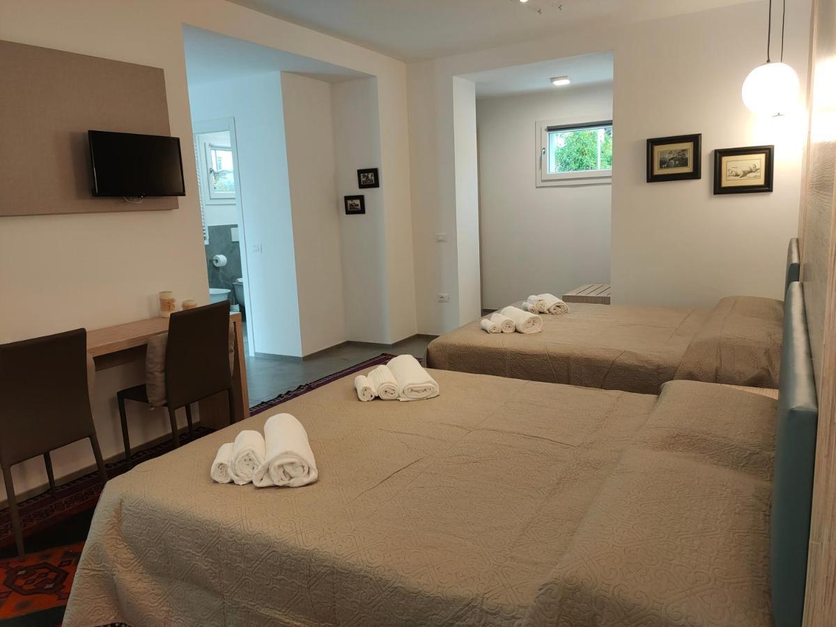 Iris Ar Holiday-Home Peschiera del Garda Bagian luar foto