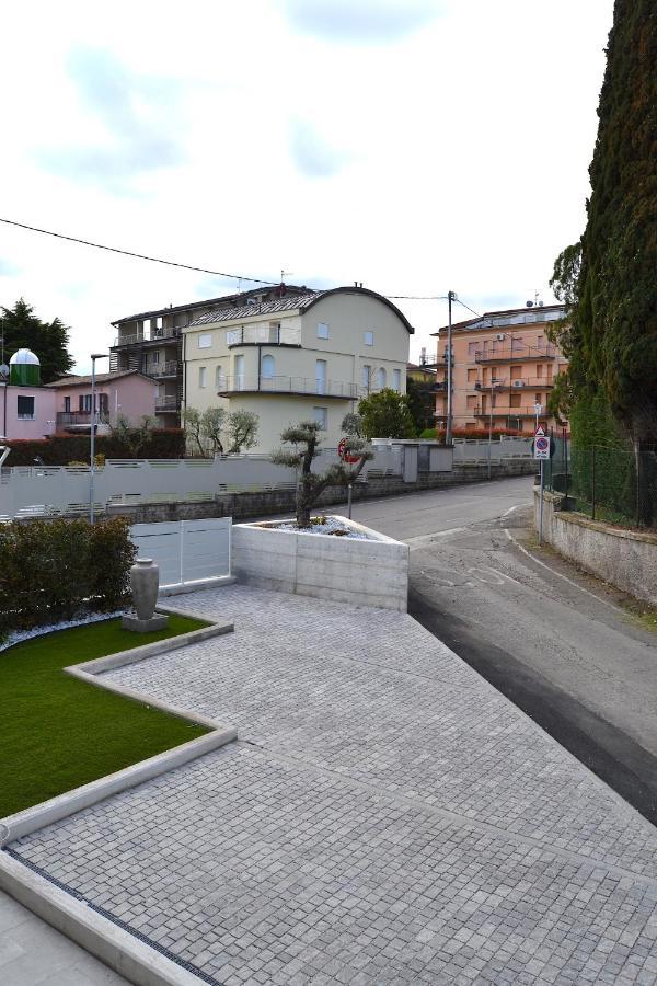 Iris Ar Holiday-Home Peschiera del Garda Bagian luar foto