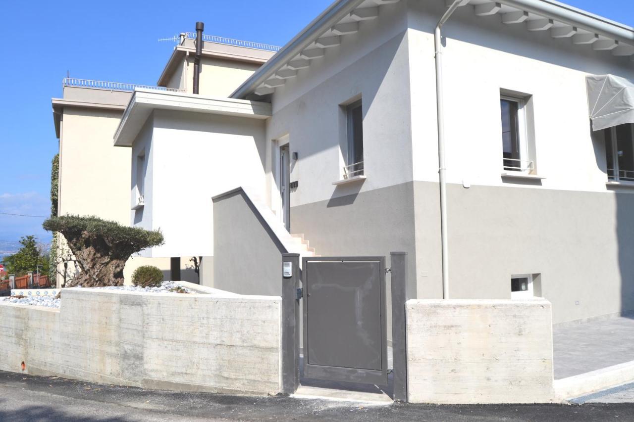 Iris Ar Holiday-Home Peschiera del Garda Bagian luar foto